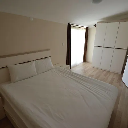 아파트 Riva House